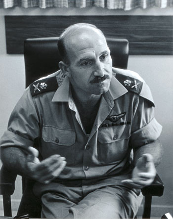 موردخاي (موتّي) هود، قائد القوات الجوية الإسرائيلية
